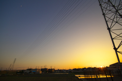 本日の夕日と月(20130616)