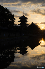 東寺の朝<1>