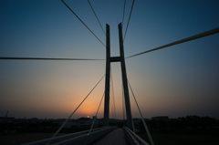 橋と夕日