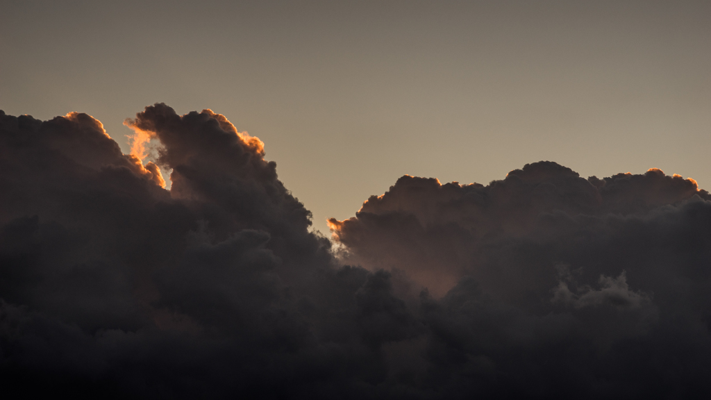 The 雲