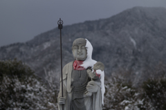 赤子を抱く