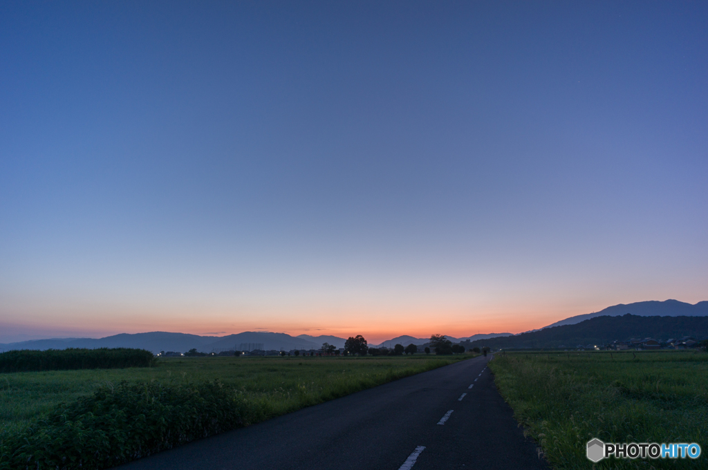 藤原宮跡の夜明け