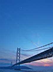 明石海峡大橋と・・・三日月