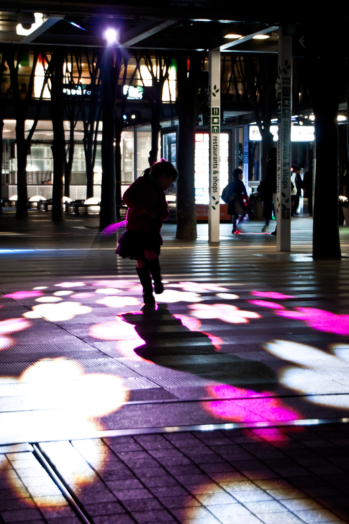 The silhouette which dance with light