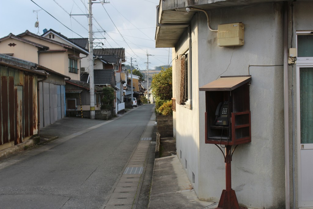 街角の公衆電話