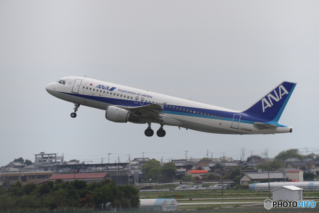 高知空港　ANA　Ａ３２０　②