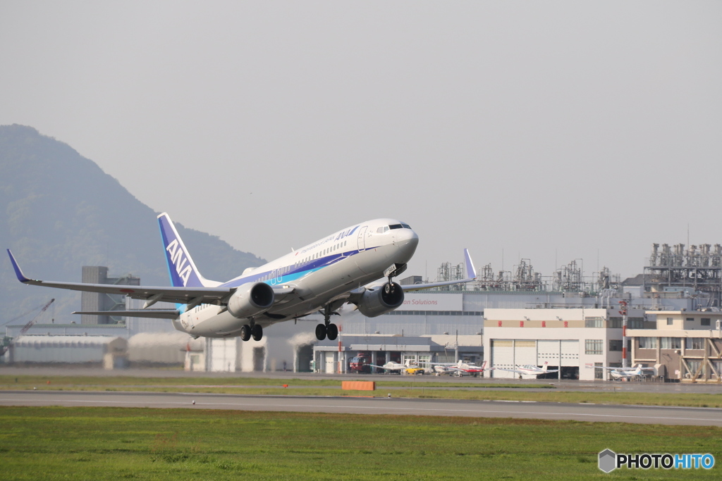 松山空港　②　ANA　JA54AN　737