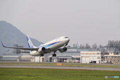 松山空港　②　ANA　JA54AN　737