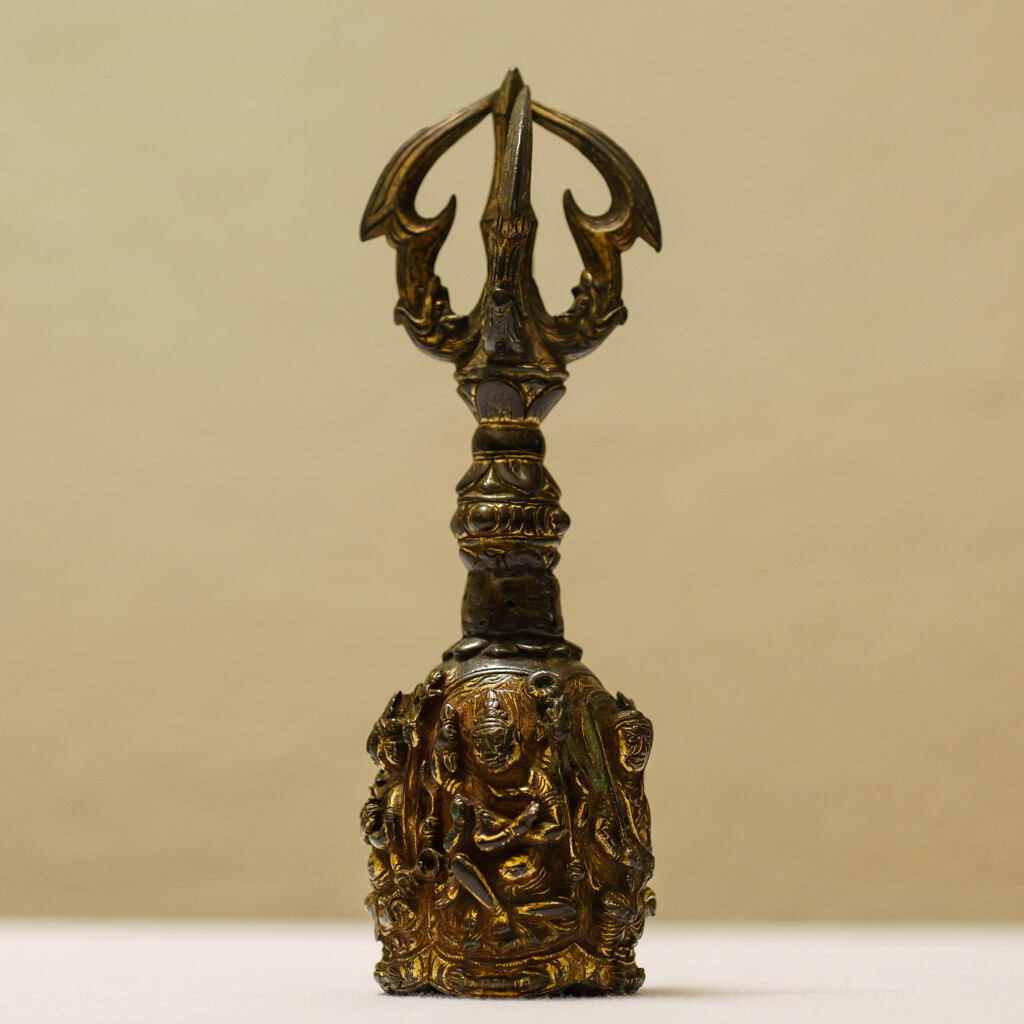 金銅五大明王五鈷鈴　唐　8世紀