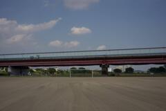 多摩川　誰もいないサッカーグランド