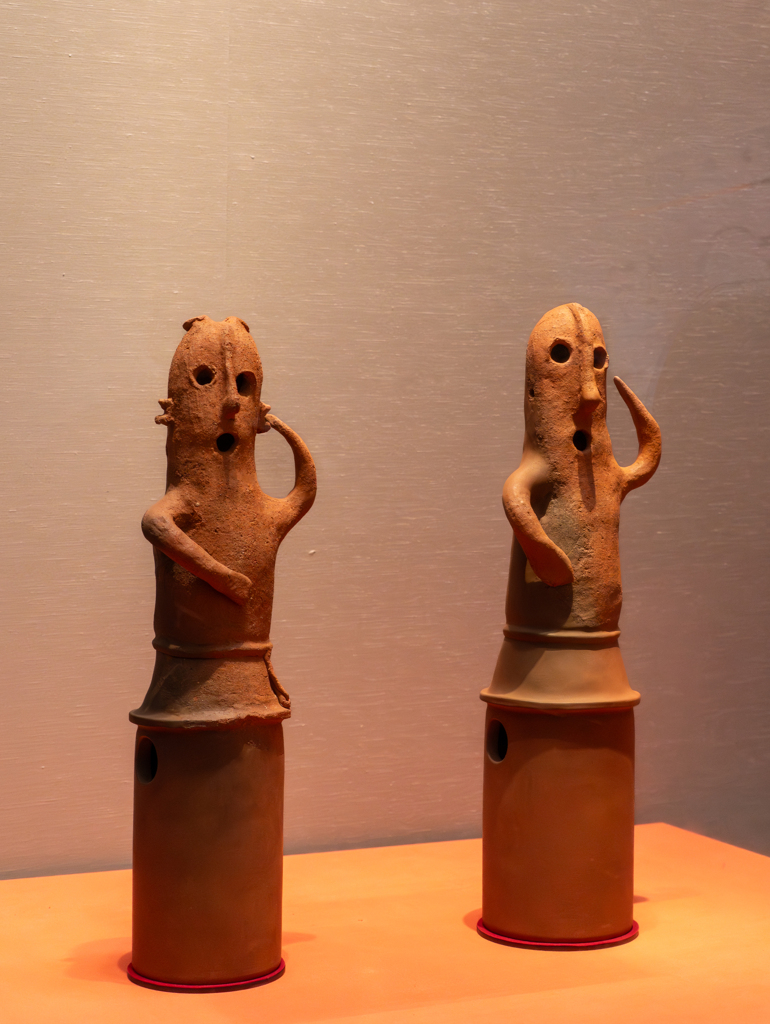 埴輪    踊る人々　