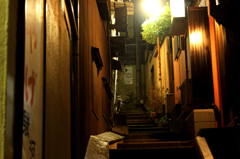 路地の先に