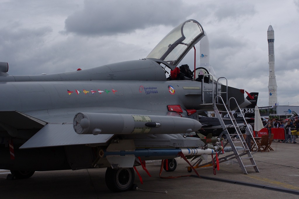 戦闘機