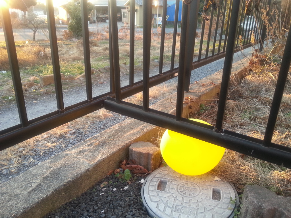 フェンスと風船