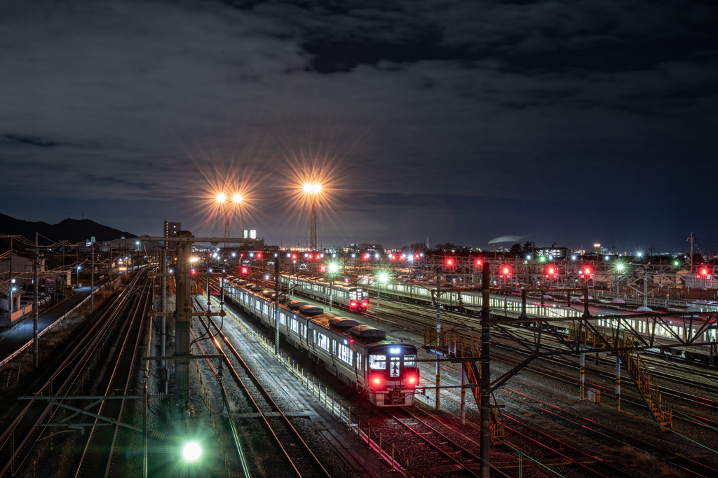 夜の車両基地①