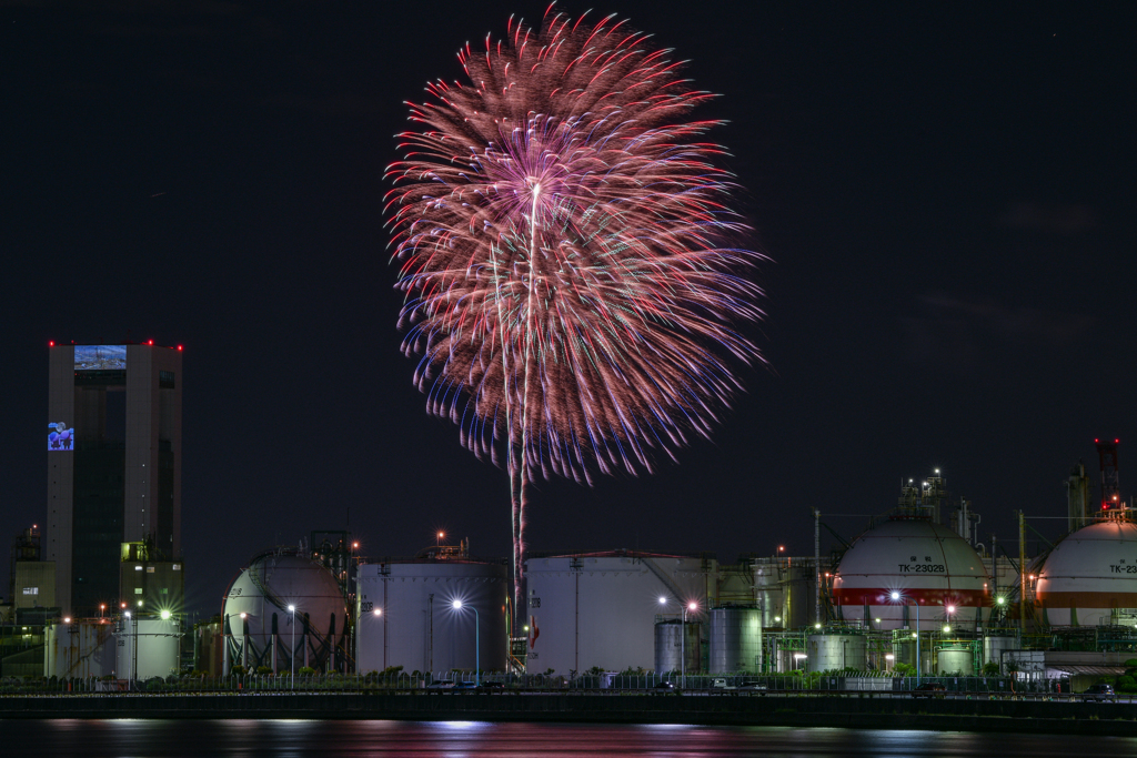 工場夜景と花火３