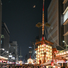 宵宮の夜、三日月と