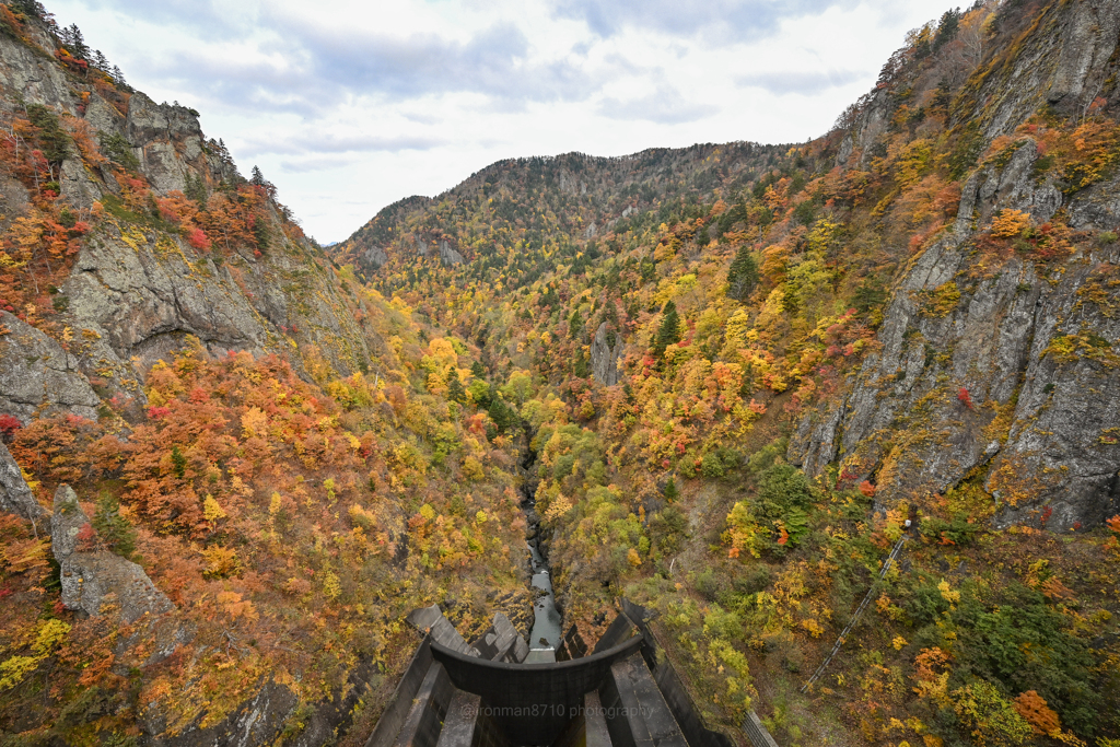 豊平峡ダムの紅葉①