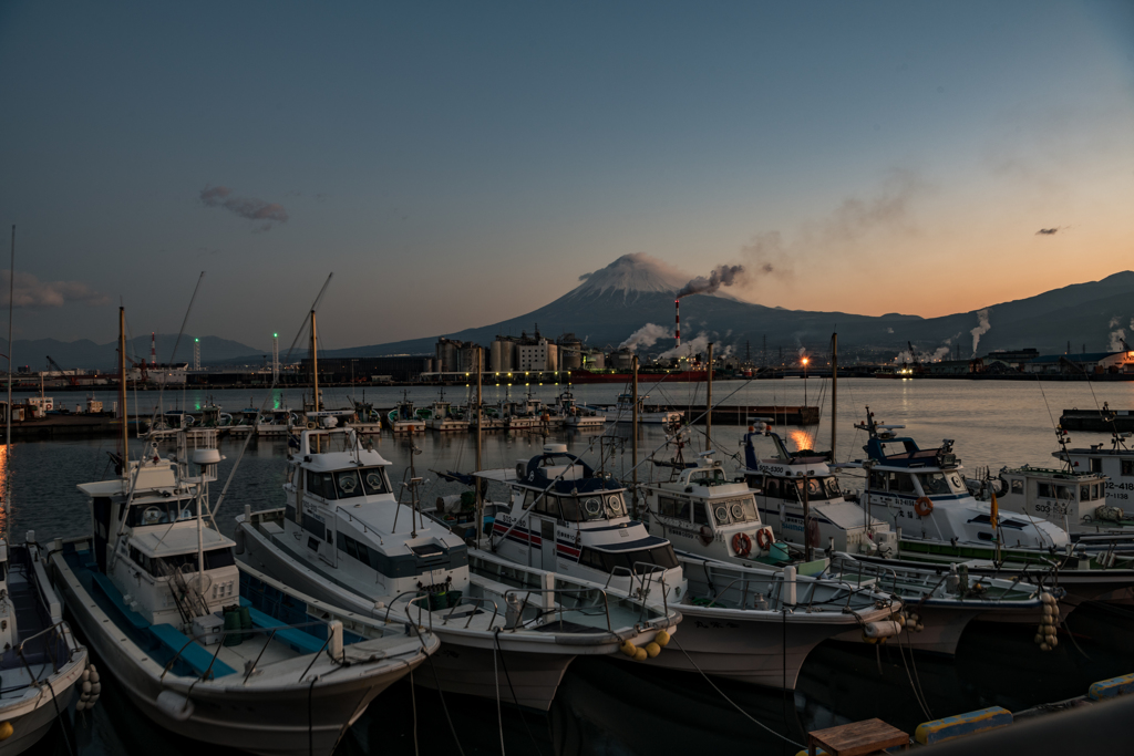 田子の浦の夜明け