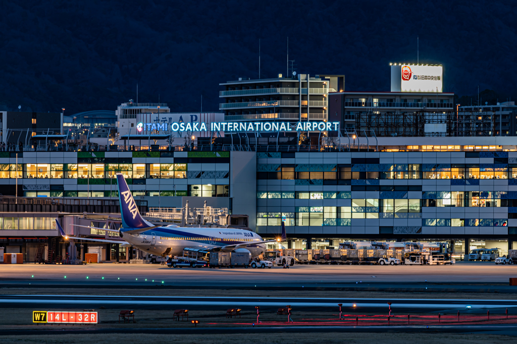 夜の空港１