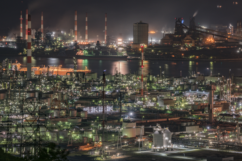 煌めく工場夜景、１