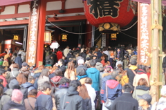 初詣の浅草寺