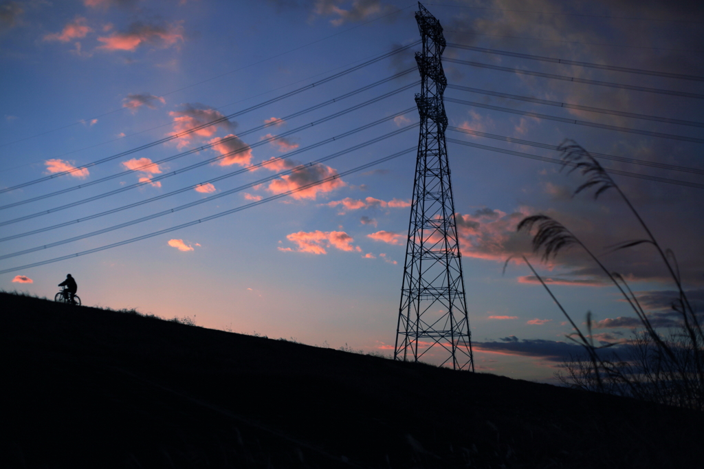 チャリ　鉄塔　夕焼け