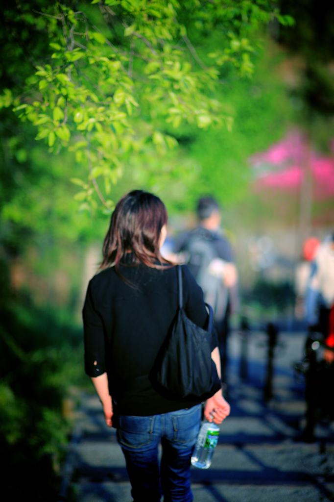 新緑の女性