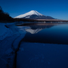 夕焼けの渚の青い朝