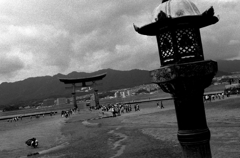Hiroshima114-宮島『灯篭と大鳥居』