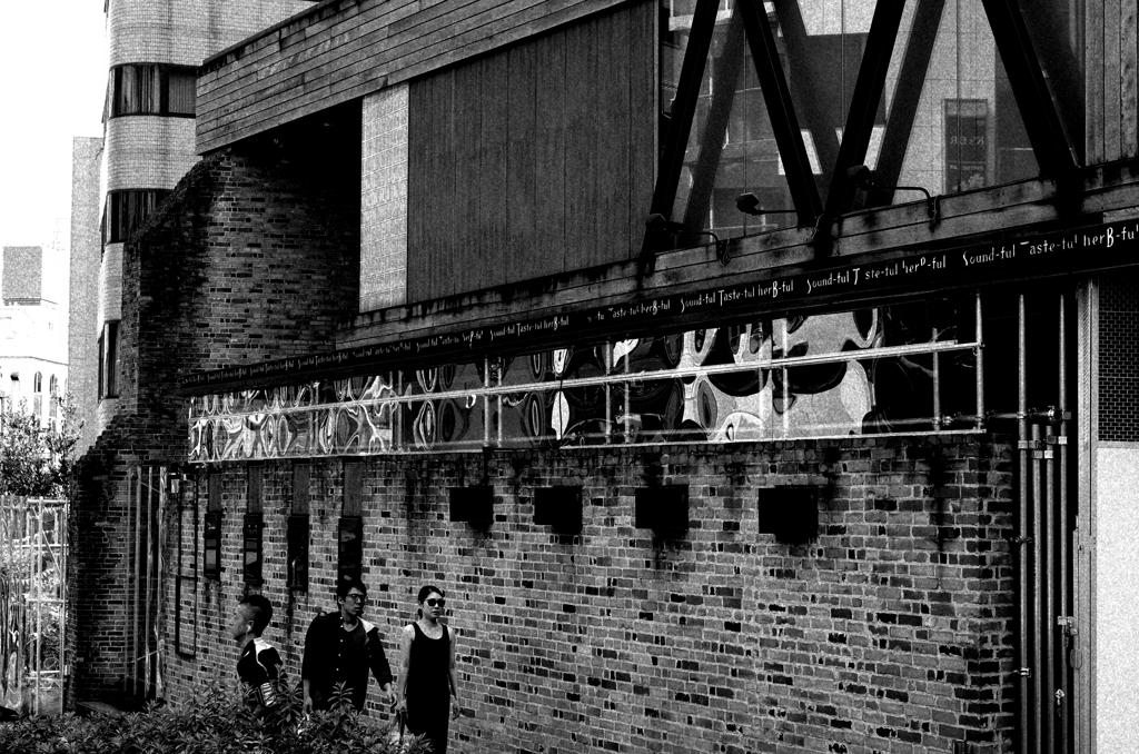 Tokyo784-六本木 『レンガ』