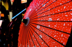 紅　和傘