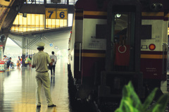 バンコク　ファラムポーン駅