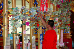 チェンマイ　寺院のお坊さん