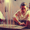 チェンマイ　布を織る女性