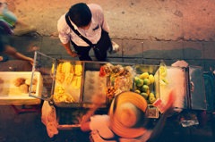 バンコク、果物を売る露店