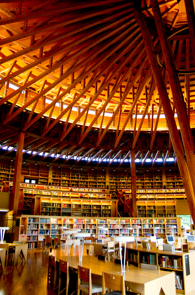 秋田県の国際教養大学の図書館 by mousified id 2531591 写真共有サイト photohito