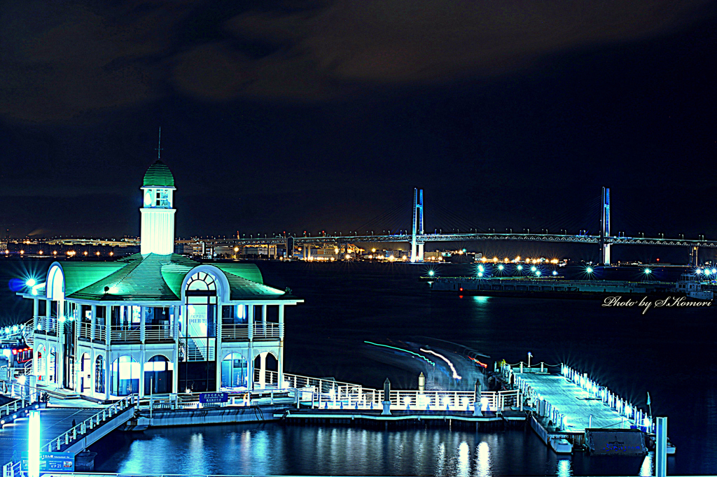 The opening of a port・・・・夜の横浜にて....