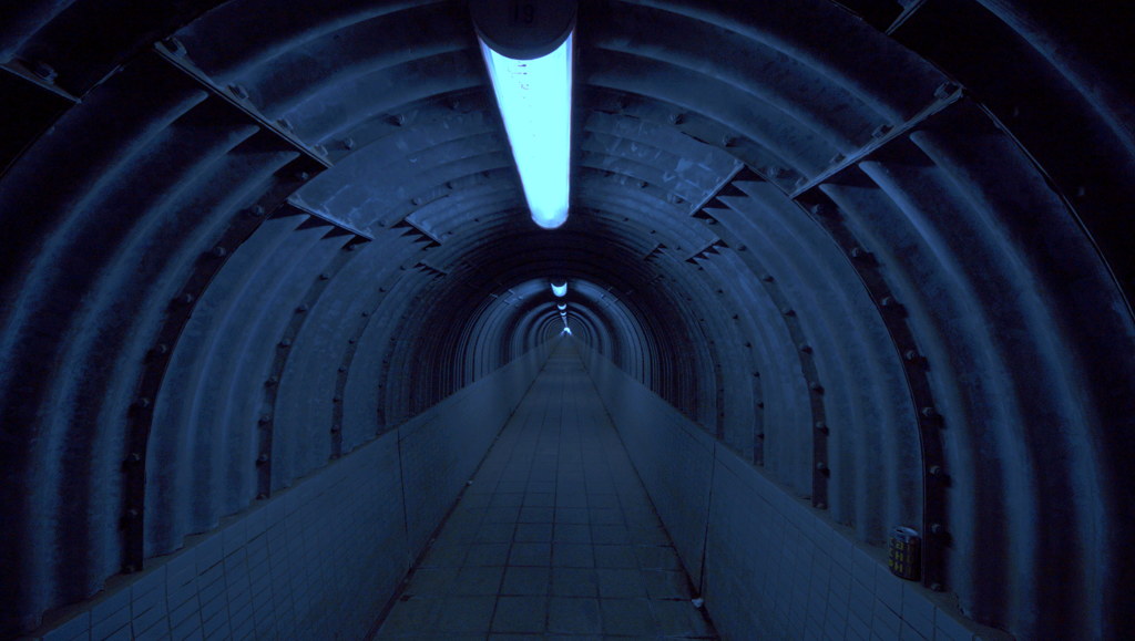 出口の見えないトンネル