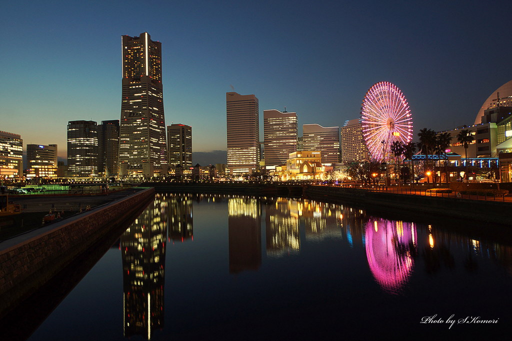 暮れゆく横濱 2月の夕暮れに...