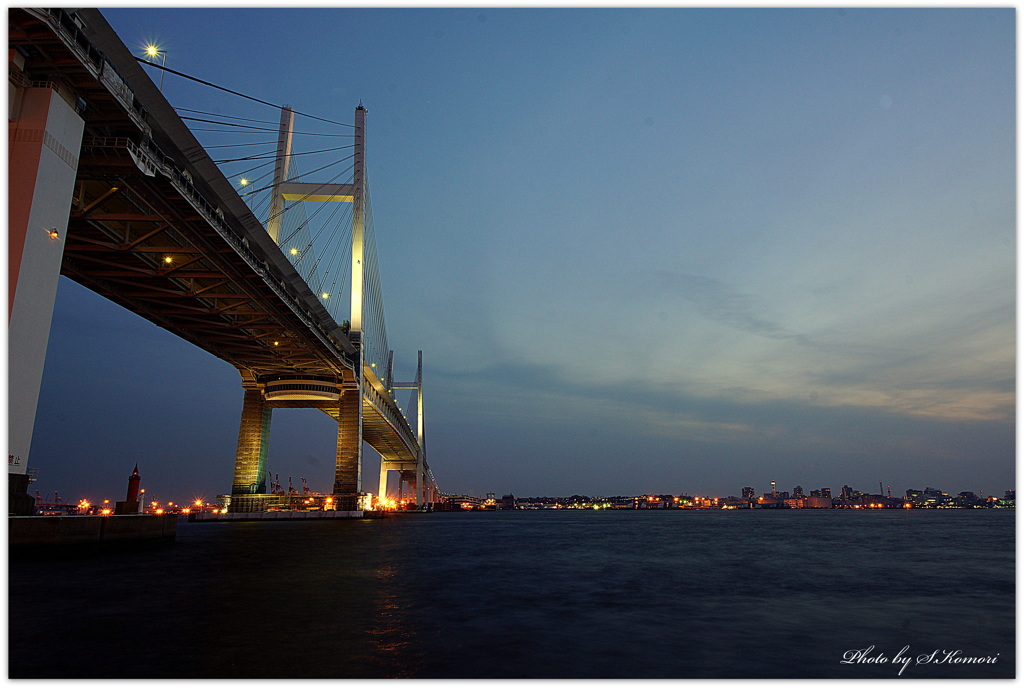 ～Yokohama bay bridge 日暮の先に...  ～