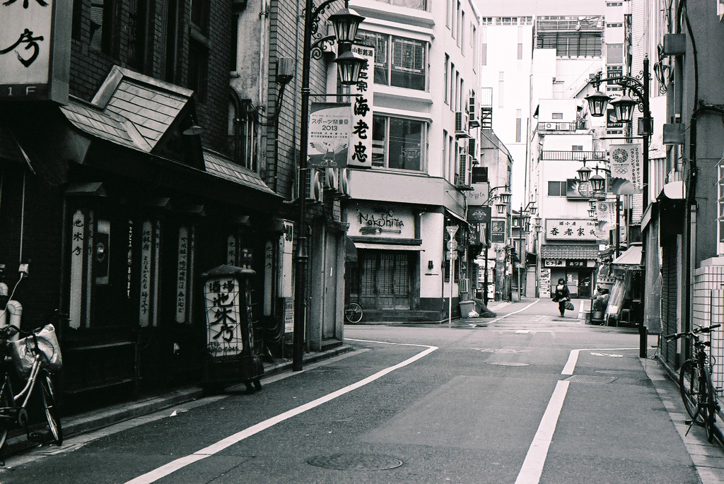 飲み屋街の朝