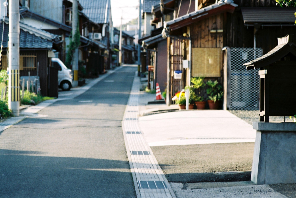 街道裏路地通り