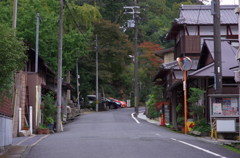 行くも帰るも別れては