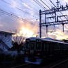 夕暮れを行く