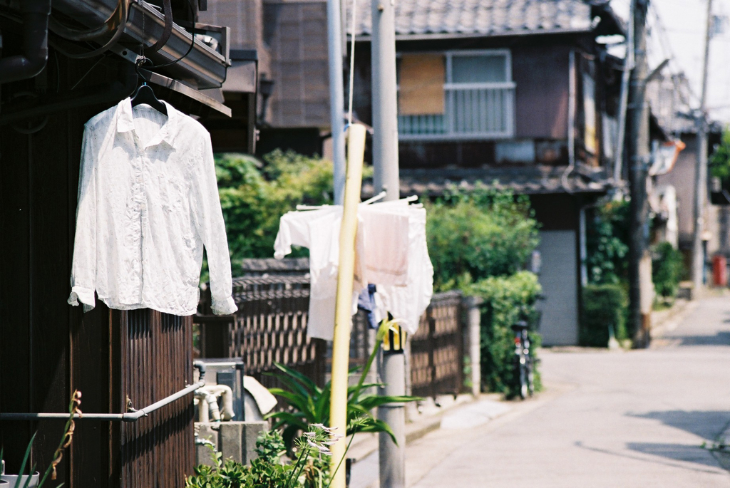 軒先で