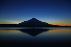 富士山と山中湖夕景