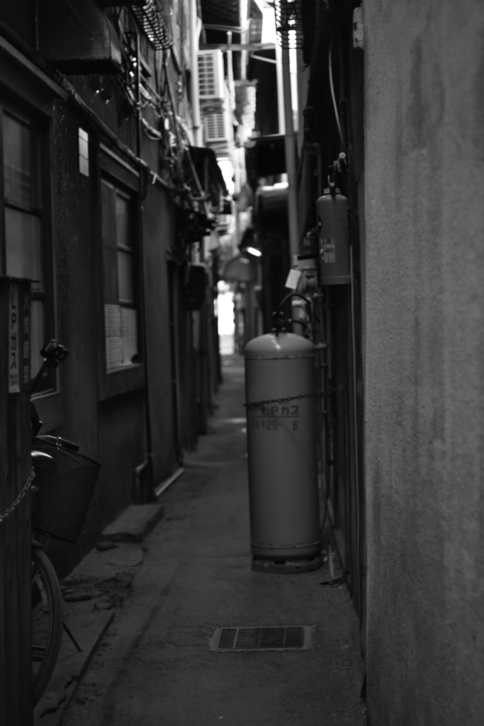 路地裏散歩