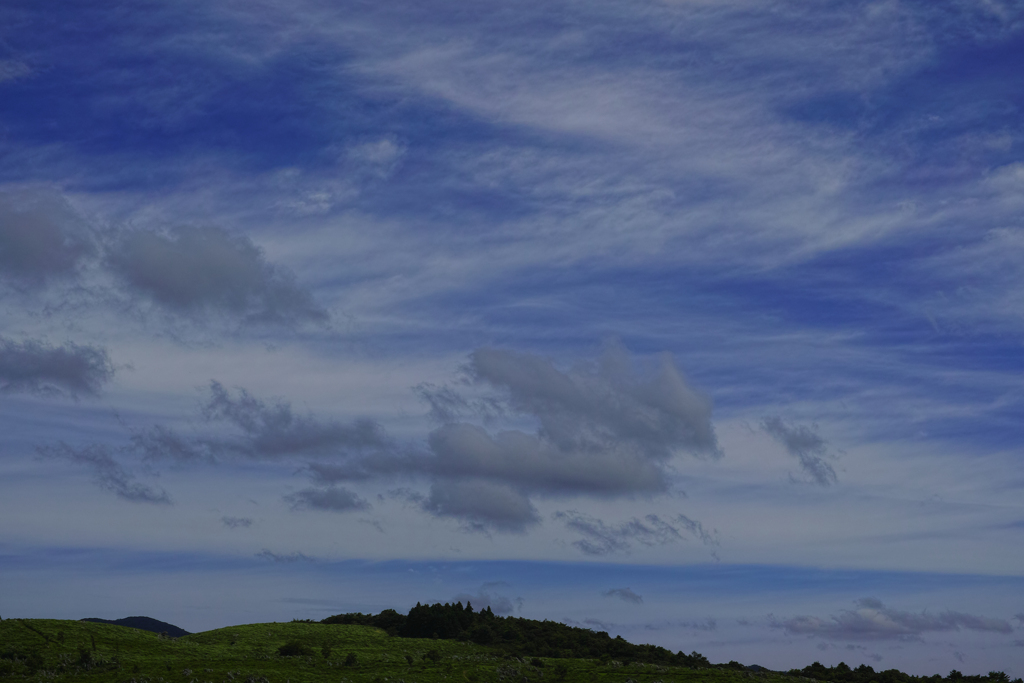 高原を渡る雲