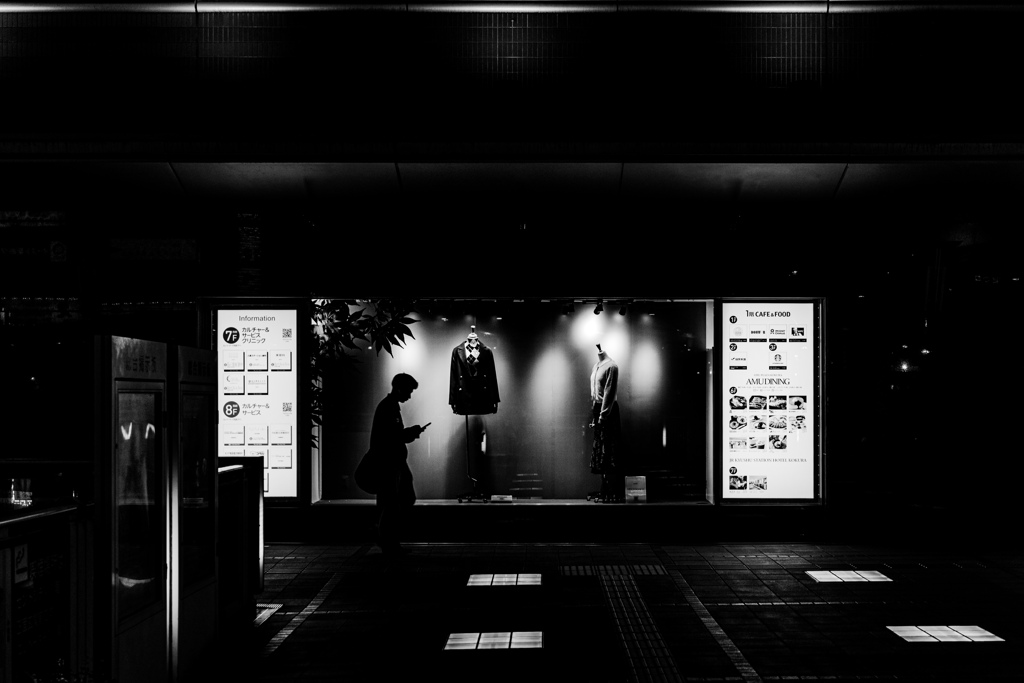 ショウウィンドの光り